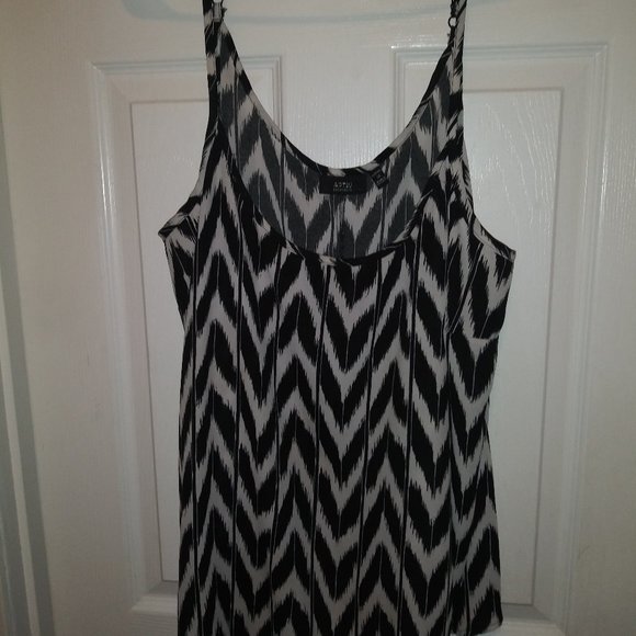 1x Apt 9 Chevron Sleeveless blouse - Picture 2 of 6